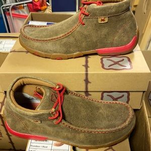 Twisted X women’s boots sz 7.5 medium - worn twice - good condition.